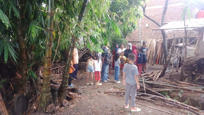 penemuan bayi masih hidup di Mojokerto