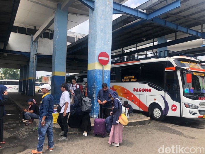 Penumpang bus di Terminal Arjosari Malang H-2 Lebaran