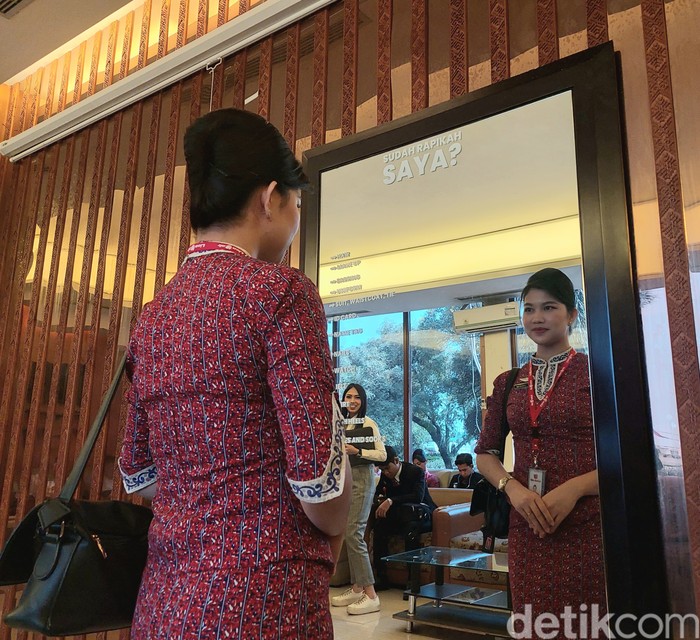 Persiapan awak kabin Batik Air sebelum terbang Persiapan awak kabin Batik Air sebelum terbang
