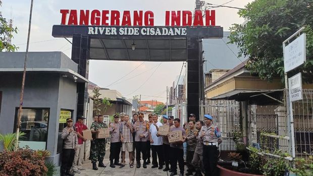 Polres Metro Tangerang Kota patroli rumah warga yang ditinggal mudik lebaran, Senin (7/4/2024).