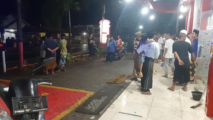 pria di jember diarak gegara selingkuhi istri orang