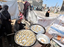 Keluarga Palestina Sambut Idul Fitri Secara Sederhana