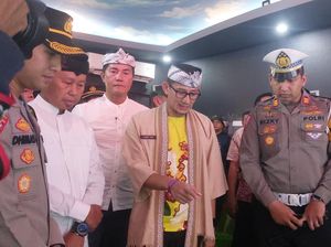 Sandiaga Tinjau Puncak Bogor, Minta Petugas Siap Hadapi Lonjakan Kendaraan