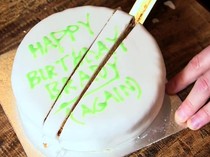 Tips 100 Tahun Lalu Ini Bikin Potong Kue Lebaran Jadi Gampang