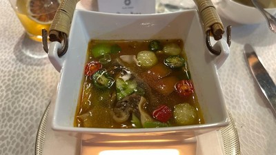 Ada Garang Asem hingga Nasi Kebuli Enak di Resto Hotel Berbintang Ini!