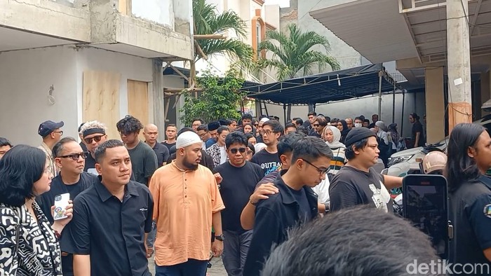 Proses pemakaman Babe Cabita.