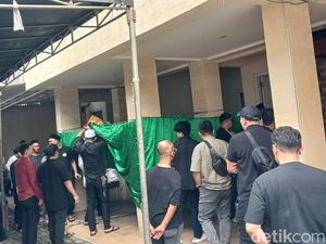 Suasana Rumah Duka Babe Cabita