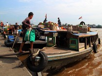 Berangkat Mudik dengan Kapal Kayu di Pontianak