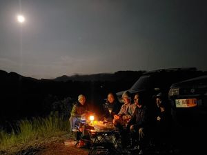 Menikmati Buka Puasa Malam Terakhir Ramadan 2024 dari Puncak Bukit Ponorogo