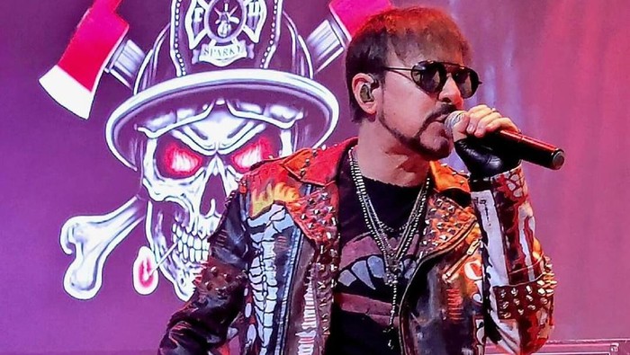 Penyanyi Firehouse CJ Snare Meninggal, Ada Riwayat Kanker Usus Besar