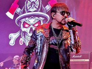 Penyanyi Firehouse CJ Snare Meninggal, Ada Riwayat Kanker Usus Besar