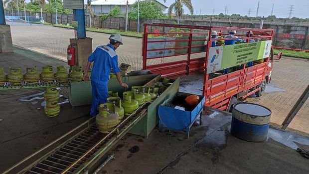 Distribusi tabung elpiji melon tambahan untuk penuhi kebutuhan selama Lebaran 2024 di Jatim.