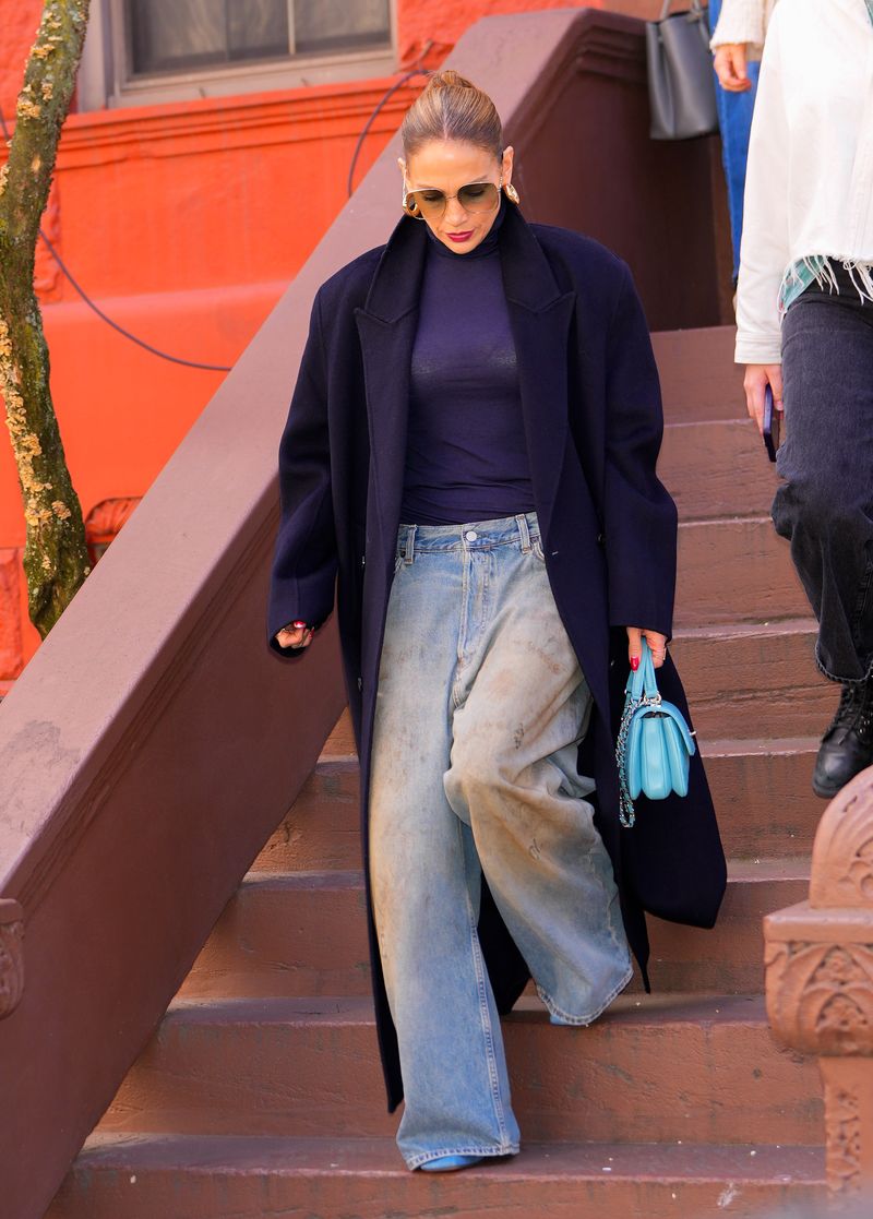 NEW YORK, NEW YORK - APRIL 07: Jennifer Lopez is seen on April 07, 2024 in New York City. (Photo by Gotham/GC Images)