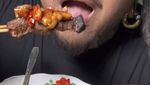 Gaya Masak Nyentrik King Abdi Jajan Mercon Rekan Bisnis Babe Cabita