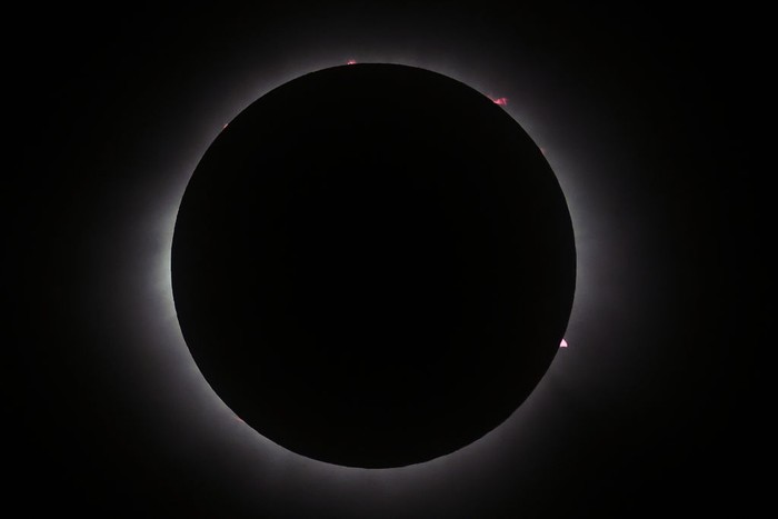  The sun disappears behind the moon during the Great North American Eclipse on April 08, 2024 in Mazatlan, Mexico. Millions of people have flocked to areas across North America that are in the 