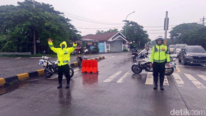 Jalur Pantura Pasuruan Terendam Banjir