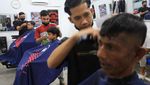 Begini Nih Nasib Tukang Cukur Pas Mau Lebaran