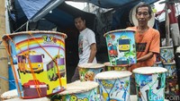 Diketahui lapak ini menjual bedug mulai dari harga 70 ribu hingga 5 juta rupiah.