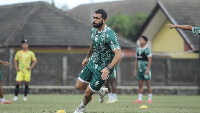 Gelandang PSS Sleman, Jihad Ayoub.