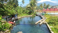 Kali yang menyegarkan ini begitu menggoda bagi setiap pengunjung yang datang. Bagaimana tidak, sungai ini begitu jernih. Bahkan saking jernihnya, traveler bisa langsung melihat ke dasar air begitu tiba.