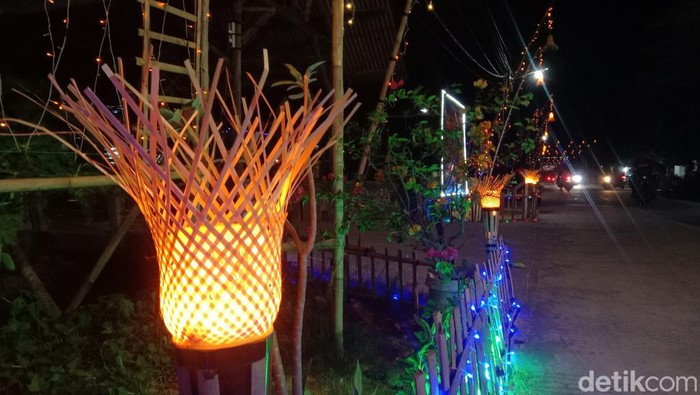 Kampung hias di Blok Dodog, Desa Sendang, Kecamatan Karangampel, Kabupaten Indramayu