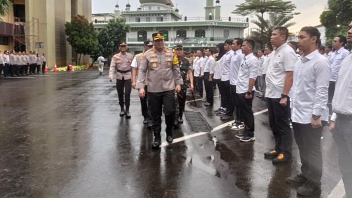 Kapolres Jakarta Selatan Kombes Ade Rahmat Idnal memberikan arahan (Taufiq Syarifudin/detikcom)