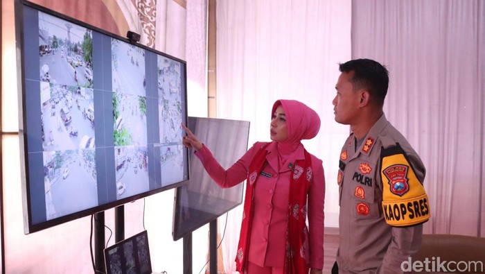 Kapolres Ponorogo saat mengecek Pos Pelayanan Mudik Lebaran 2024.