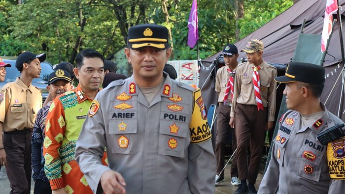 Kapolres Tanah Bumbu AKBP Arief Prasetya melakukan pemantauan kesiapan arus mudik.
