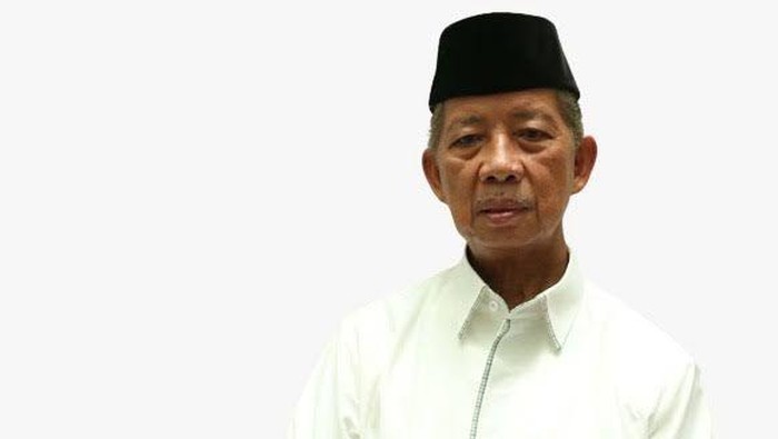 Ketua MUI Sulsel Prof Dr KH Najamuddin Abd Safa Lc MA jadi khatib Idul Fitri di Masjid 99 Kubah, Makassar.