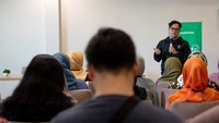 Sementara untuk cakupan wilayah di seluruh Indonesia, pertumbuhan pinjaman di provinsi Jawa Timur, tercatat sepanjang Januari hingga Februari 2024 sebesar 11,34 persen. Sementara itu kota Surabaya sendiri berkontribusi 23,18 persen terhadap penyaluran Pinjaman Kredit Pintar di Jawa Timur.