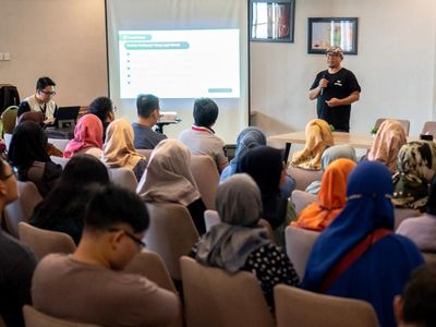 Literasi Keuangan untuk Wirausaha Muda di Jawa Timur