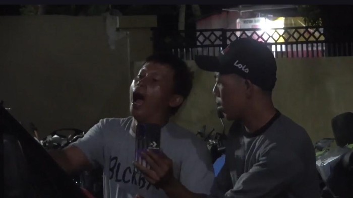 Sopir pikap bernama Andi, babak belur diamuk massa di Kabupaten Maros, Sulawesi Selatan (Sulsel).