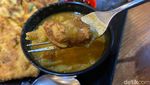 Martabak Kari yang Gurih Sedap Ini Legendaris di Palembang