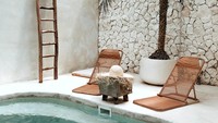 Salah satunya Bohemian Jogja Villas yang berada di area tengah kota Yogyakarta, yang menawarkan private pool di kawasan Sinduadi, Mlati, Sleman. Dengan mengusung konsep bohemian di arsitektur bangunan dan interiornya, villa ini dipenuhi dengan motif khas alam.