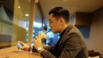 Momen Kevin Julio Sarapan di Singapura hingga Nongkrong di Kafe
