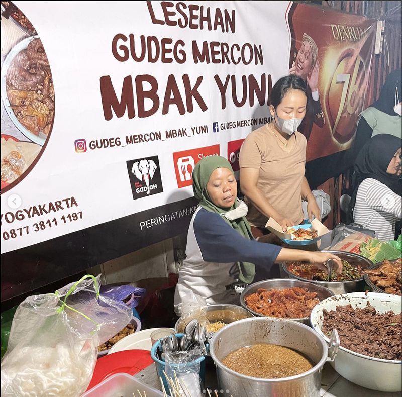 Mudik ke Jogja? Jangan Lupa Cicip 5 Gudeg Mercon di Sini