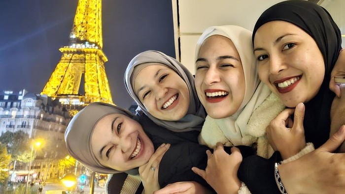 Nina Zatulini girls trip ke Paris bareng Natasha Rizki, Ratna Galih, dan Dian Ayu.