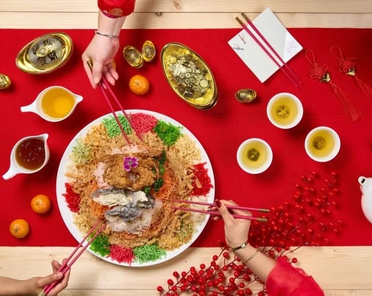 Pria Ini Sebut Kakeknya Pelopor Tradisi Yee Sang, Begini Pengakuannya