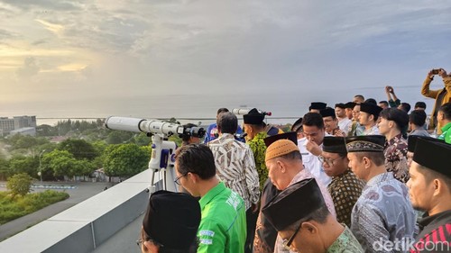 Pemantauan hilal di Kantor BMKG NTT, Selasa (9/4/2024) sore. (Yufengki Bria/detikBali)