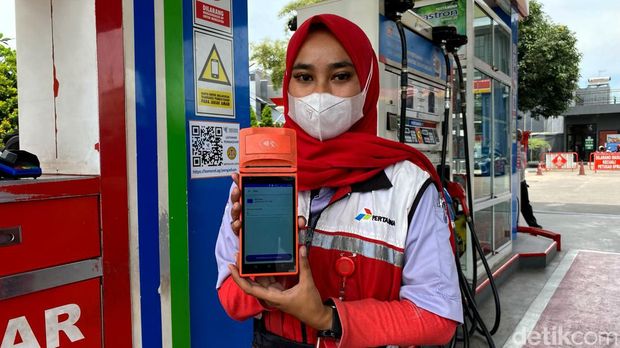 Pemudik manfaatkan transaksi digital saat melakukan mudik dari Jawa Barat ke Jawa Tengah.