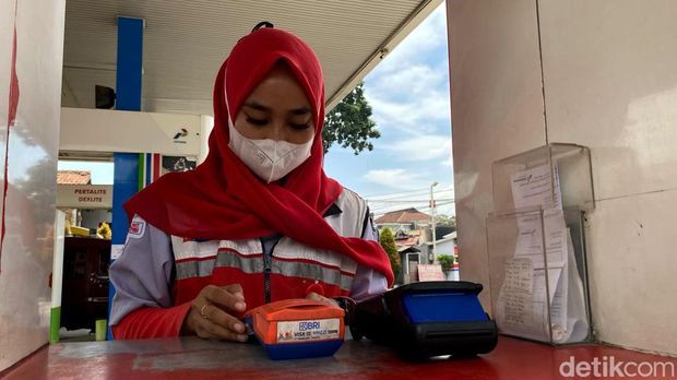 Pemudik manfaatkan transaksi digital saat melakukan mudik dari Jawa Barat ke Jawa Tengah.