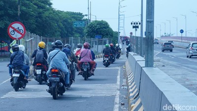 Pemudik Mulai Ramai Melintas di Jembatan Suramadu