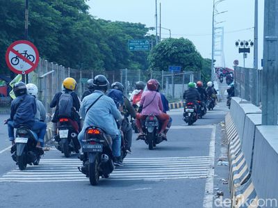 Pemudik Mulai Ramai Melintas di Jembatan Suramadu