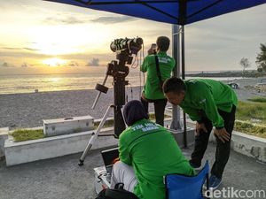 Memantau Hilal di Pantai Loang Baloq, Warga yang Penasaran Boleh Ikutan
