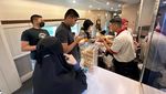 Pengin Beli Camilan Saat Naik Kereta Cepat? Langsung ke Sini
