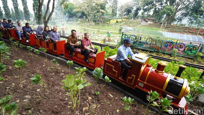 PJ Walkot Batu mengecek kesiapan destinasi wisata dalam menyambut wisatawan saat Libur Lebaran 2024.