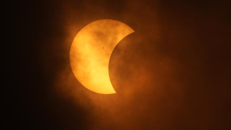 The moon partially covers the sun during a total solar eclipse, as seen from Eagle Pass, Texas, Monday, April 8, 2024. (AP Photo/Eric Gay)