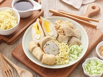 5 Rekomendasi Pempek di Palembang yang Populer Enaknya