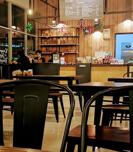 Restoran di rest area Pendopo KM 456