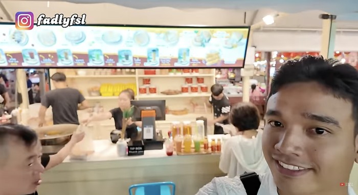 Seru! Fuji, Fadli, dan Rachel Vennya Kulineran di Pasar Malam Bangkok Seru! Fuji, Fadli, dan Rachel Vennya Kulineran di Pasar Malam Bangkok
